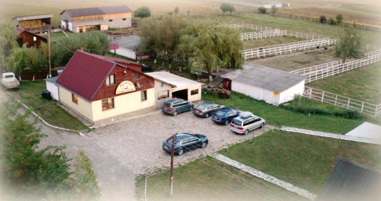 Pensiunea ,,La Struti" Târgu Neamț Exterior photo